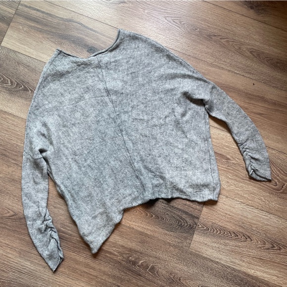 Free People 2/3 braided sleeve Sweater Grey Small - Picture 2 of 6